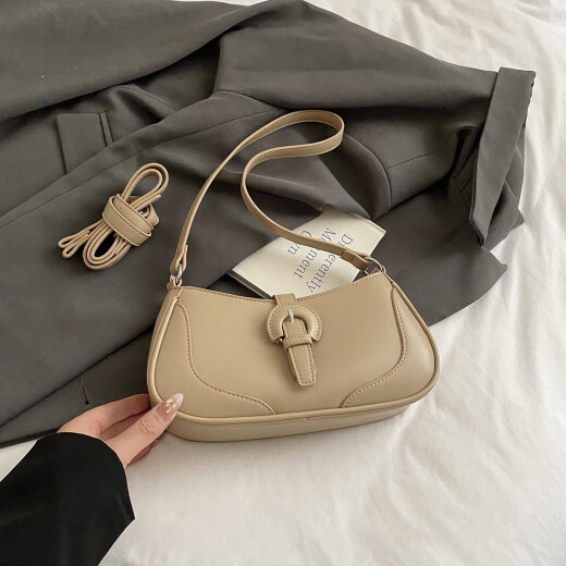 El popular bolso de este año para mujeres nuevos de 2025 nicho de moda súper caliente de un solo hombro bolso de axilas que viajan a través de una bolsa cuadrada pequeña color caqui color