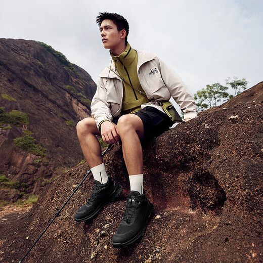 ECCO sports shoes for men, winter thickened, warm and grippy, wear-resistant outdoor hiking shoes, Aotu 824294, black 40