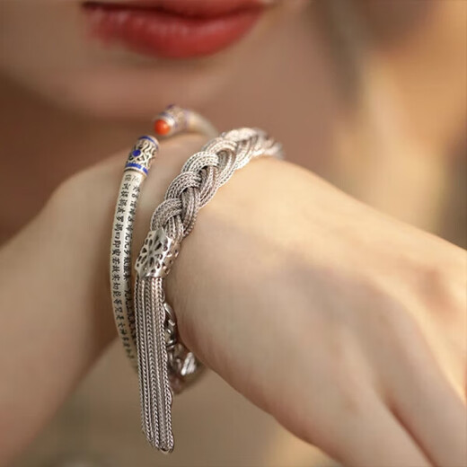 Fat Donglai's same style twist bracelet S925 silver bracelet for women with tassels, intricate braids, retro handmade silver ornaments, silver 925 bracelet, weight 28 grams