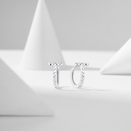 Chao Acer Zhijian PT950 platinum platinum earrings for women platinum earrings letter T gift priced at 200 yuan one pair 1.75g