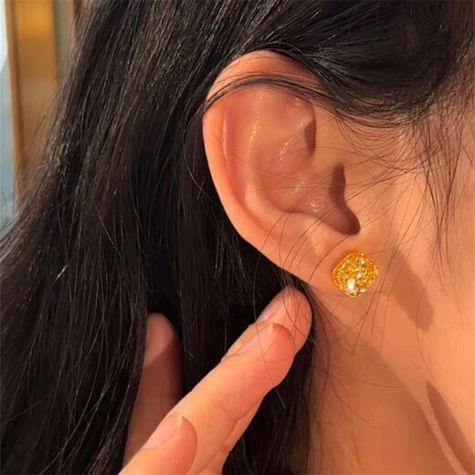 Laohuangxiang 24K gold sparkling brushed sugar cube earrings for women niche design simple gold hollow earrings Laofengxiang sparkling small sugar cube earrings