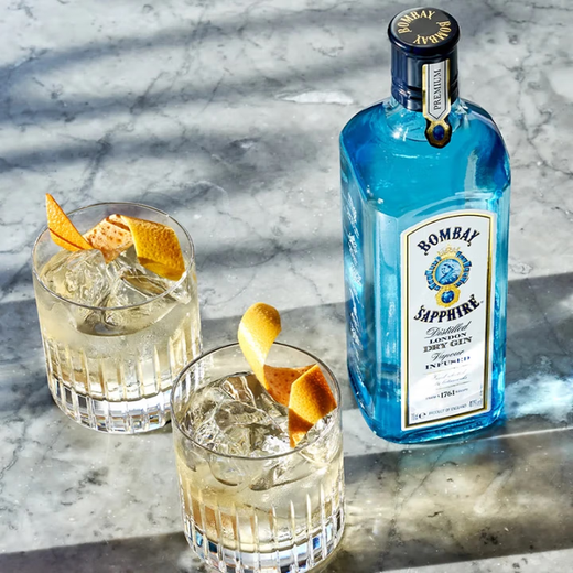 Bombay Sapphire Bombay Sapphire Gin (Bombay) UK Gin Bacardi Vin étranger Mumbai Sapphire Gin Double set