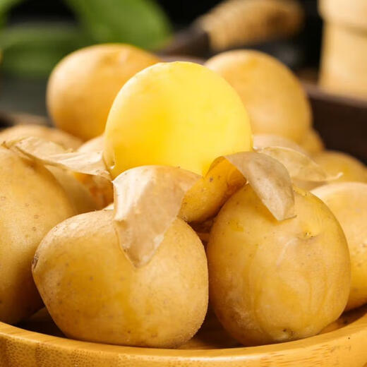 Dongpozui 25 years old Henan fresh small potatoes yellow heart flour glutinous noodles potatoes potatoes vegetables fresh potatoes 2Jin Jin is equal to 0.5 kg small fruit