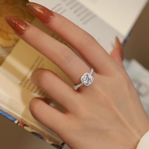 Pt950 platinum square package light luxury full of diamonds moissanite color ring 1 carat proposal wedding gift for girlfriend Square package full of diamonds 1 carat - light luxury model default open style (size can be adjusted)