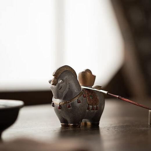 Thousands of color-changing tea pet ornaments, Chinese-style fortune-lubricating Tang horse tea table, tea set, tea tray accessories, exquisite tea pet, instant money-temperature-sensitive color-changing model