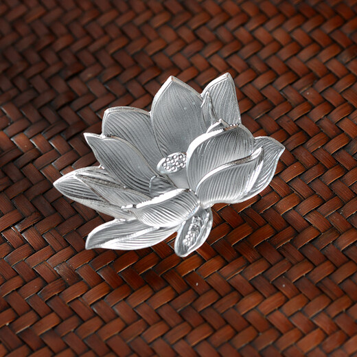 Taiguang Silver Tower Anemone Peng 999 pure silver lotus ornaments lotus boiled water tea tea pet accessories silver weight about 2.5 grams / piece