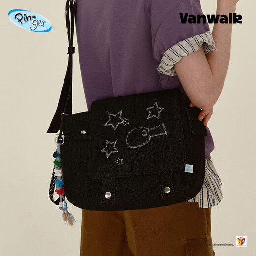 
vanwalk Pingu Pengu large-capacity commuting and travel shoulder bag crossbody bag women's trendy versatile postal bag ins women's bag classic black