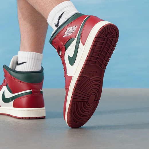 Nike (NIKE) men's shoes 2026 new spring AJ1 basketball shoes fashion sneakers wear-resistant lightweight off-court casual shoes sports shoes black and red-105 40 shoe inner length 25cm