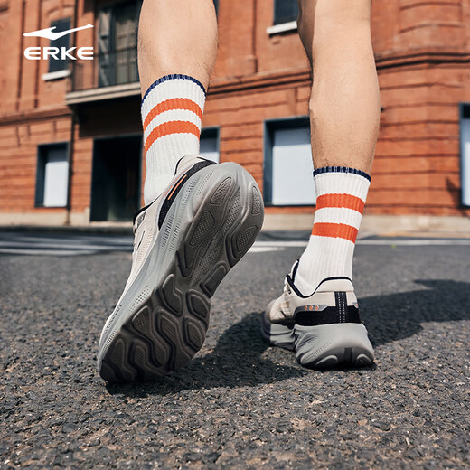 
Hongxing Erke Yunbu running shoes men's summer new mesh breathable sports shoes lightweight shock-absorbing running shoes soft sole shoes men's shoes Plumstone gray/black 42