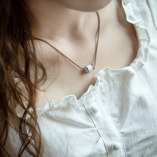 Armani genuine light luxury niche small waist transfer bead necklace clavicle chain high-end exquisite temperament gift for girlfriend EGS2828221 white small waist