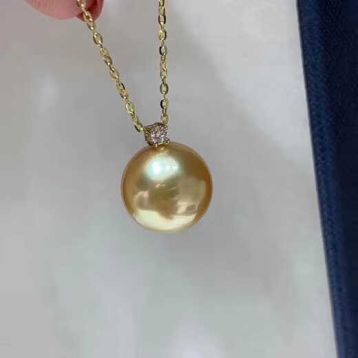 Shengbei Nanyang gold beads 18K gold princess style pendant necklace natural sea water perfect round thick gold diamond set with strong light bone chain 10-11 perfect round strong light 18K yellow