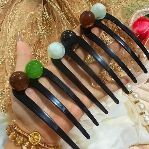 The new Chinese-style retro U-shaped ball head three-tooth comb hairpin for the back of the head is a two-piece set recommended by the store manager.