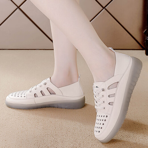 Pin hongxing ke chaussures en cuir authentiques pour femmes 2025 Nouvelles sandales plates creux respirantes à la mode et à la semelle douce et polyvalente Mère 983 Beige Hollow 39