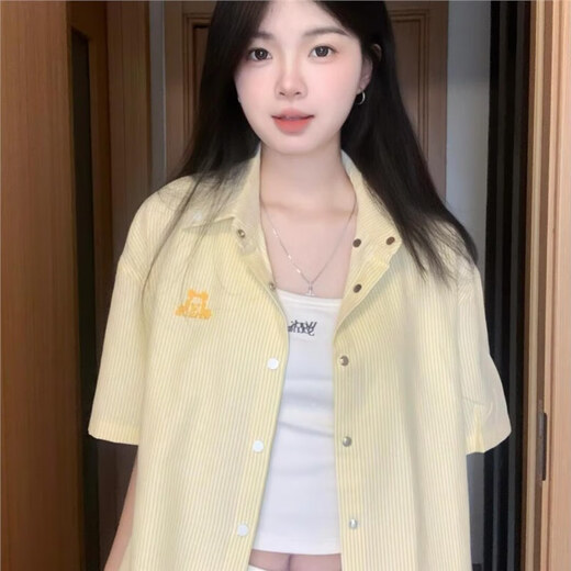 2025 Nouvelle veste de chemise à rayures jaune coréen pour femmes chemise paresseuse d'été t-shirt à manches courtes jaune 2xl recommandé 130-150jin [Jin est égal à 0,5 kg]