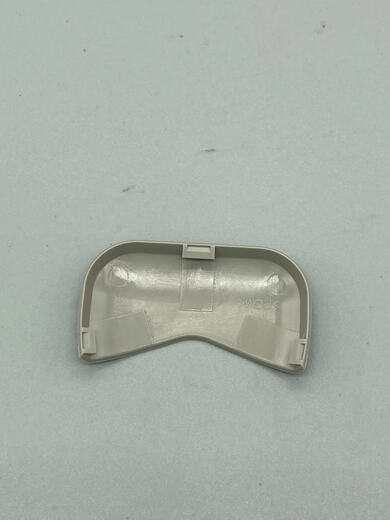 Mangman is suitable for 1319 new Teana new Qijun New Loulan Ximatuda sun visor decoration cover sun cover screw 1421 new Qijun single price