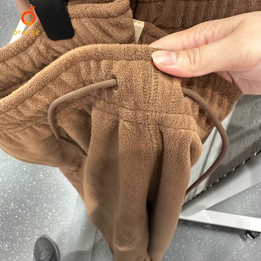 Nike (Nike) Hosen Frauenhose 2025 Frühling Neue Sporthose Fleece warme lässige Hosen Windschutz loser Hoodies HQ4877-259 Überraschung Kakaofarbe Fleece XS