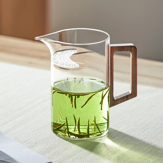 Yipot tea cup tea water separation cup green tea cup special tea cup crescent filter glass crescent fair cup glass tea set 550ML crescent cup