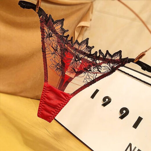 European and American thin strap T-string women's sexy lace invisible seamless high-end imitation silk adjustable belt women's T-string wine red