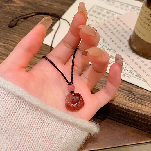 Pink Imitation Strawberry Crystal Cat Claw Pendant Necklace for Women High-end Sweater Chain Accessories Popular Clavicle Chain Birthday Gift Cute Pink Cat Claw Necklace 1 Pack