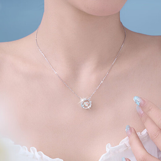 Lao Fengxiang's Beating Heart Silver Necklace for Women 2025 New Birthday Gift for Girlfriends and Wife High-end Niche Practical L-D74 Heartbeat Garland Necklace + Brand Gift Box