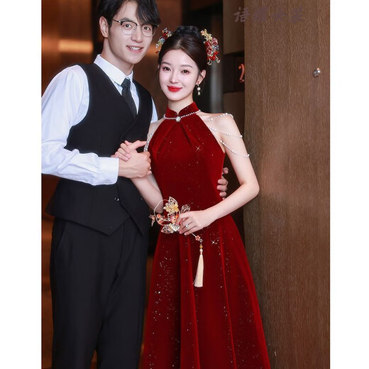 Feng Xiaowei New Chinese Style Toast Wear Bridal Red Halter Neck Cheongsam Morning Robe 2025 New Engagement Wedding Dress Female Style Burgundy Long S