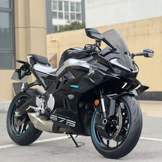 Chunfeng de segunda mano 675SR-S de tres cilindros de tres cilindros, autos de agua, carreras de autos de agua, Qianjiang QJ Race 800 Race 921 Motorcycle White