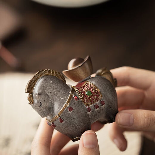 Thousands of color-changing tea pet ornaments, Chinese-style fortune-lubricating Tang horse tea table, tea set, tea tray accessories, exquisite tea pet, instant money-temperature-sensitive color-changing model