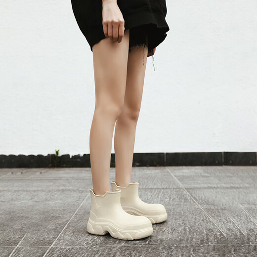 
Women's fashionable outdoor water shoes for rainy days, anti-slip, wear-resistant waterproof rain boots, summer short tube work rubber shoe cover 9401 beige 35