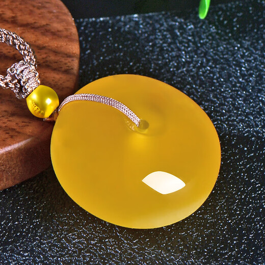 A Thousand Years Jade Chicken Oil Yellow Beeswax Peace Buckle Pendant Chinese Style Sweater Chain Meaning Peace and Perfection One-foot Gold Top Bead QZH3333i 6.57g