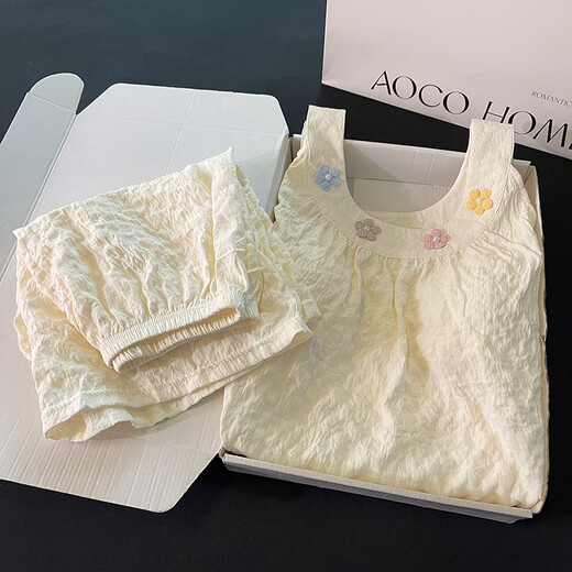Découvrez également l'été avec un pavé en coton en coton pyjamas pour les femmes avec une graisse plus une taille douce et mignonne de fleurs suspensive