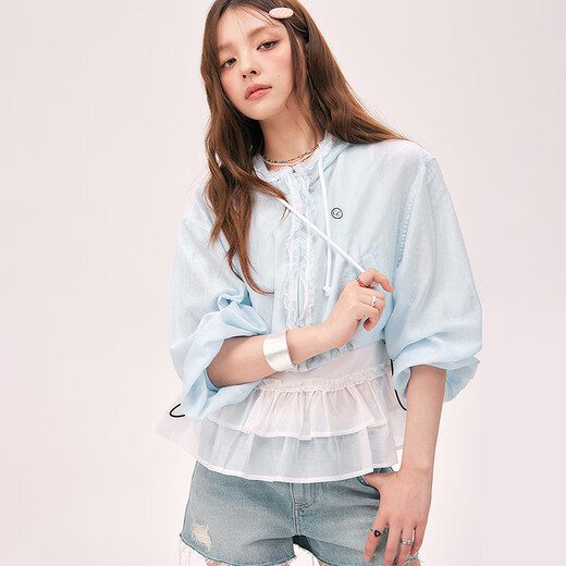 CHUU字母印花外套女2025夏季新品蕾丝边拼接遮阳透肤连帽长袖上衣 baby蓝 均码