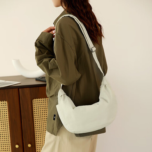 Nylon cloth Japanese large capacity shoulder bag dumpling bag lightweight casual versatile fashion trend simple crossbody bag for women khaki