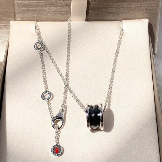 Fat Donglai's same style 18K gold small waist necklace silver charity necklace black and white ceramic spring set with diamond mini small white gold black ceramic