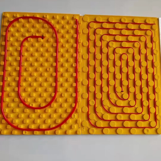 Pilzkopf-Fußbodenheizungsmodul, Haushalts-Fußbodenheizungs-Isolierplatte mit hoher Dichte, Aluminiumfolienmodul, kostenlose Hinterfüllung, Trocken-Fußbodenheizungsmodul, 16 Rohre * 3,3 cm dicke gelbe Folie