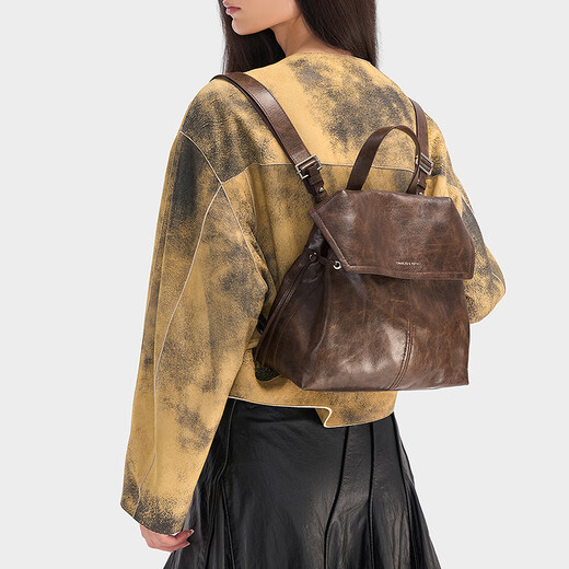 Charles / Keith25 Automne Nouveau produit grande capacité Retro Retro Commuter Not Sac à dos chinois Gift de la Saint-Valentin CK2-60671790 Café en détresse BRORM M