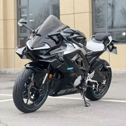 Chunfeng de segunda mano 675SR-S de tres cilindros de tres cilindros, autos de agua, carreras de autos de agua, Qianjiang QJ Race 800 Race 921 Motorcycle White