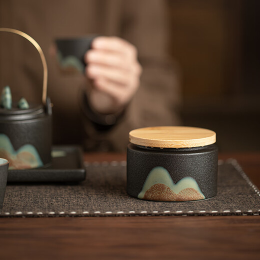 Su's ceramics hand-painted glaze colorful Qianli Jiangshan tea can sealed can (small size)