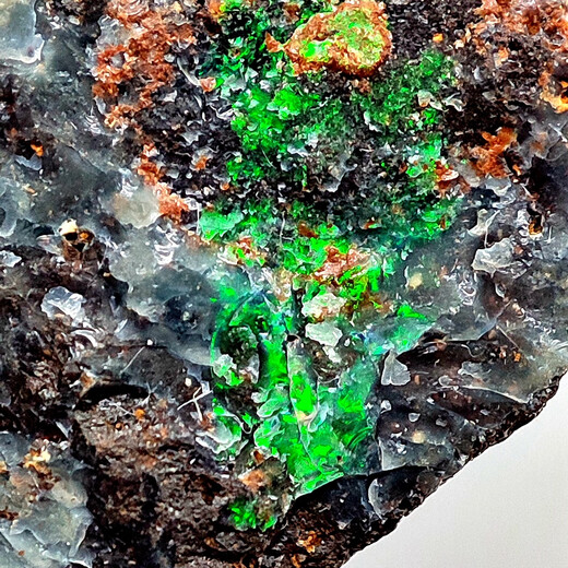 Fat Donglai’s same style opal iron ore rough stone scraps T070