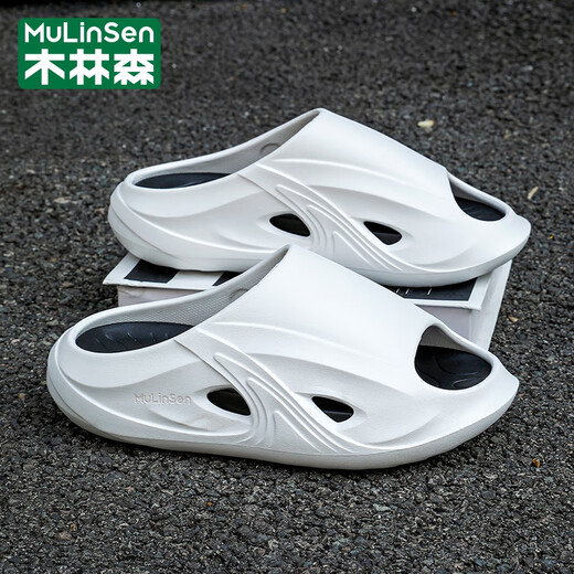Slippers de Mulinsen pour hommes en été d'été et sandales tendance à la mode à l'usure d'été pour les hommes qui portent à l'extérieur