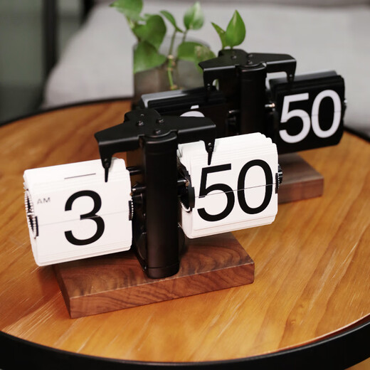 Momen mechanical automatic page-turning clock, retro Nordic simple style clock, living room personalized desktop creative ornament solid wood base clock