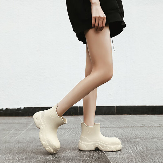 
Women's fashionable outdoor water shoes for rainy days, anti-slip, wear-resistant waterproof rain boots, summer short tube work rubber shoe cover 9401 beige 35