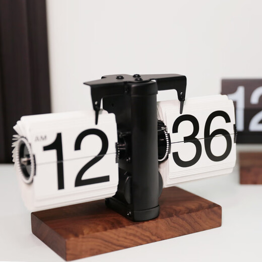 Momen mechanical automatic page-turning clock, retro Nordic simple style clock, living room personalized desktop creative ornament solid wood base clock