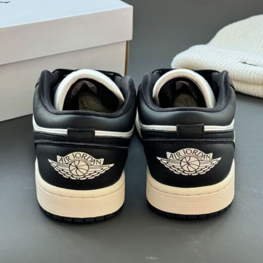 耐克（NIKE）AJ1女鞋夏季新款运动鞋AIR JORDAN 1 低帮板鞋休闲鞋缓震跑步鞋 FB9893-101黑白 38.5