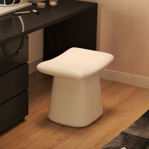 2025 New Dressing Stool Master Bedroom Dressing Table Makeup Stool Leather Chair Light Luxury High-end Saddle Stool Upholstered Stool High Resilience Sponge Gray 48*33*45CM