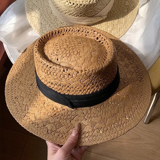 
Jin[Jin equals 0.5 kg] Muda Head Wing Straw Hat Women 2025 New French Flat Top Sun Protection Hat Seaside Holiday Knit Hollow Top Hat Large Size Hollow Concave Top Straw Hat [G39 Khaki Black Belt]