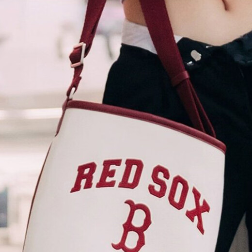 美职棒（MLB）字母Logo装饰休闲学院风时尚 帆布 帆布包水桶包斜挎单肩包 男女 基础装(包)