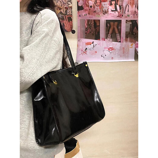 Cute new style high-end large-capacity tote bag for women 2025 summer new fashion shoulder handbag crossbody computer bag black