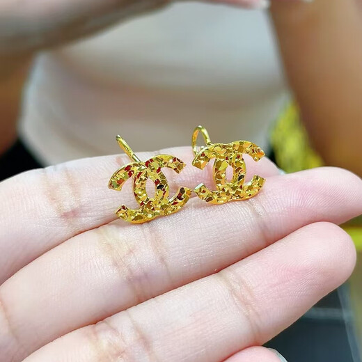 Chinese Valentine's Day gift for Chinese Valentine's Day, golden double C earrings for wife, special earrings, jewelry, 18k gold necklace, double C straight needle