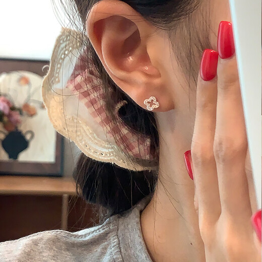 Qi Xiaomi four-leaf clover earrings for women sterling silver 999 earrings 2025 new high-end earrings for pierced ears for sleeping without removing earrings a pair of four-leaf clover earrings 999 pure silver