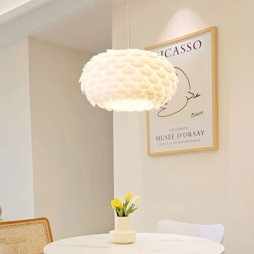 XMSJ Restaurant Chandeliers Einfache moderne kreative Designer-Raumleuchten Gang-Creme-Stil Hauptschlafzimmer Mädchen für Kinderzimmerlampen 9272 Kronleuchter 35 cm Drei-Farben E27 Lichtquelle
